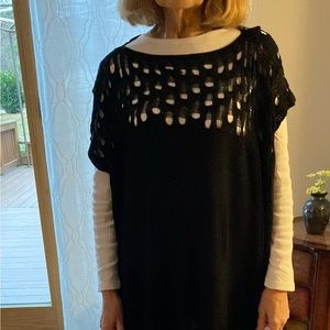 Black Simply Vera Vera Wang poncho type sweater in black
